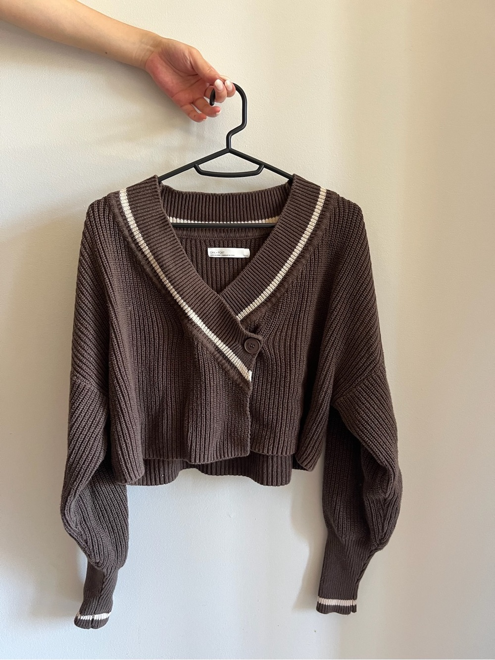 Oak & Fort Brown V-Neck Cropped Knit Sweater